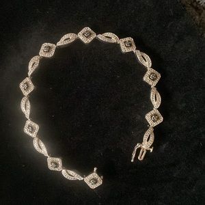 listing-status-banner